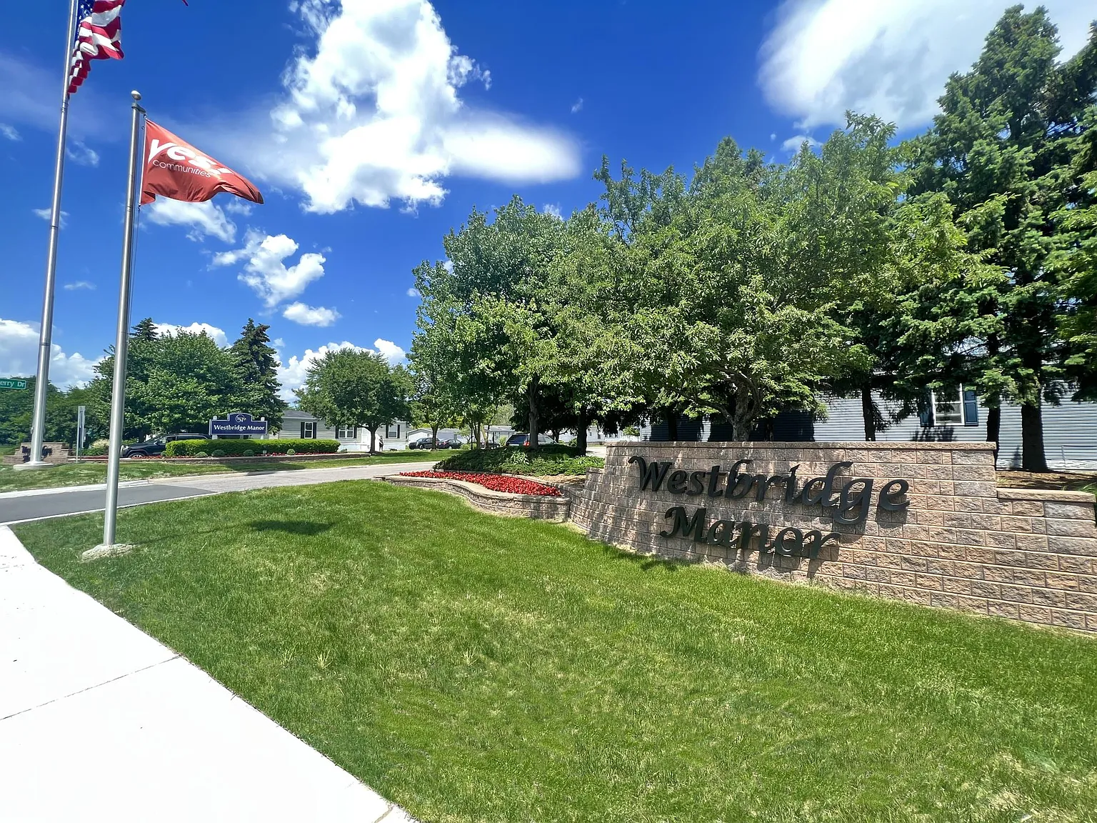 Westbridge Manor — Photo 1