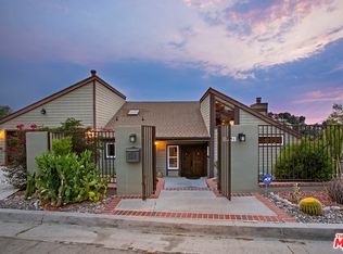 21105 Lopez St, Woodland Hills, CA 91364