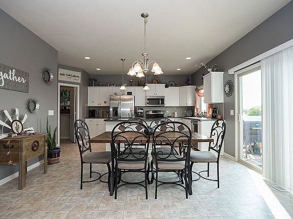 5th image of 20313 Crystal Ave
