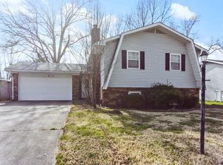 101 Urban Way Dr, Swansea, IL