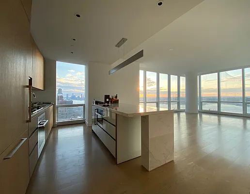 Rented by Gulia Wang, LREB | media 52