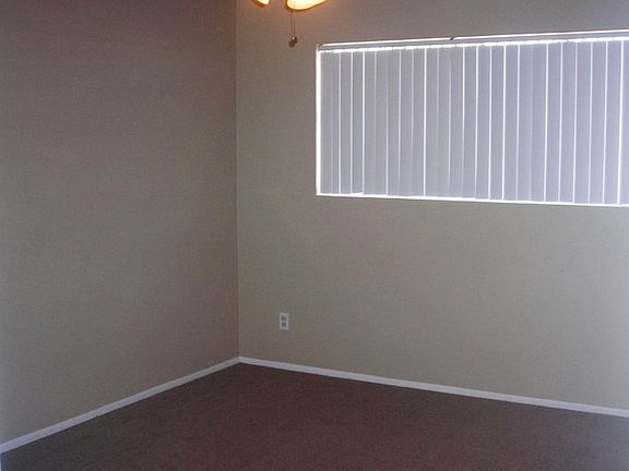 5th image of 3427 W Paradise Dr