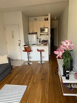 Rented by Sky Management | media 37