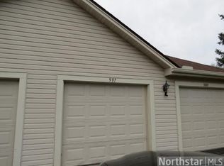 997 Greenhaven Dr, Vadnais Heights, MN 55127