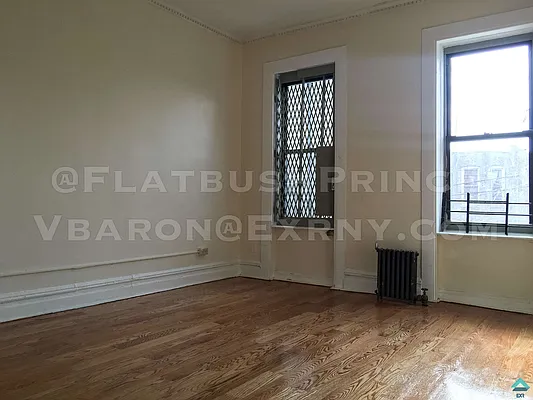 Rented by EXR | media 4