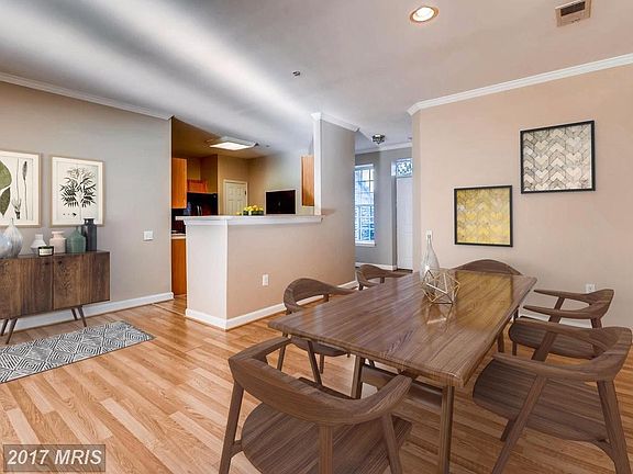 5th image of 2713 Oak Leaf Ct