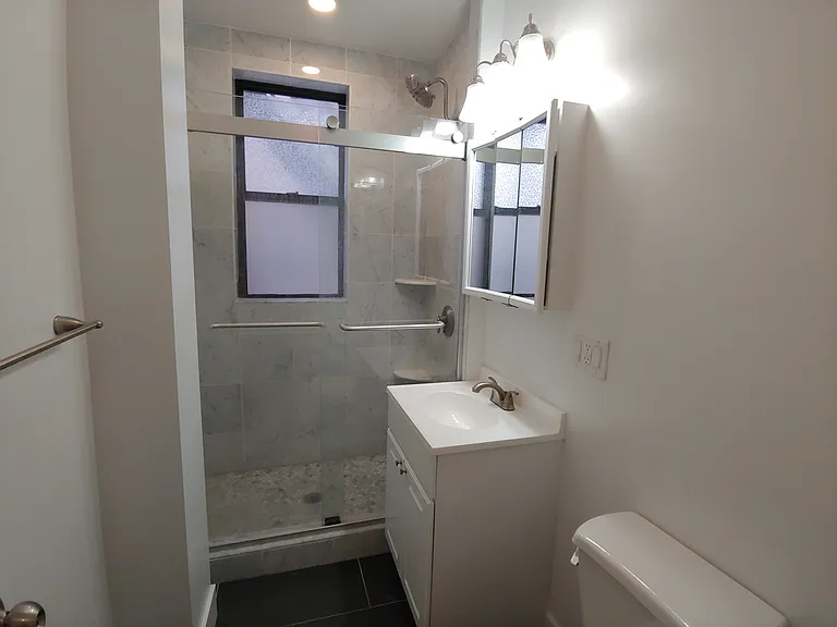 11 Queensberry St #15 — Photo 5
