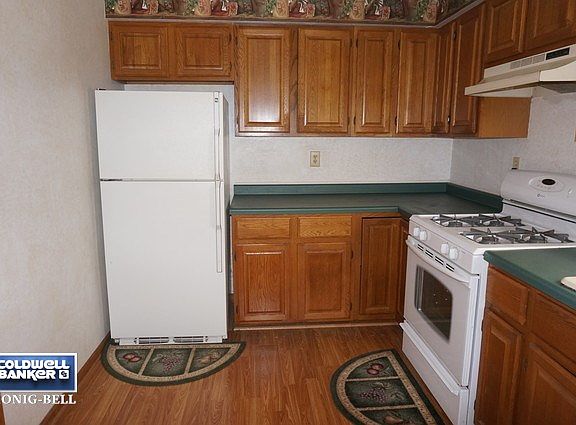 3rd image of 403 Dorset Dr