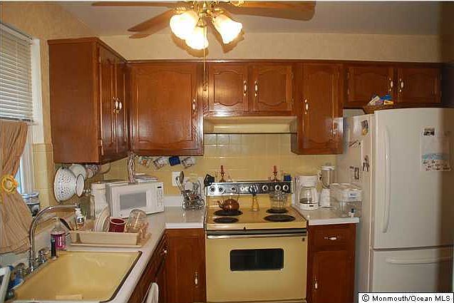 2nd image of 6 Crockett Lane #B