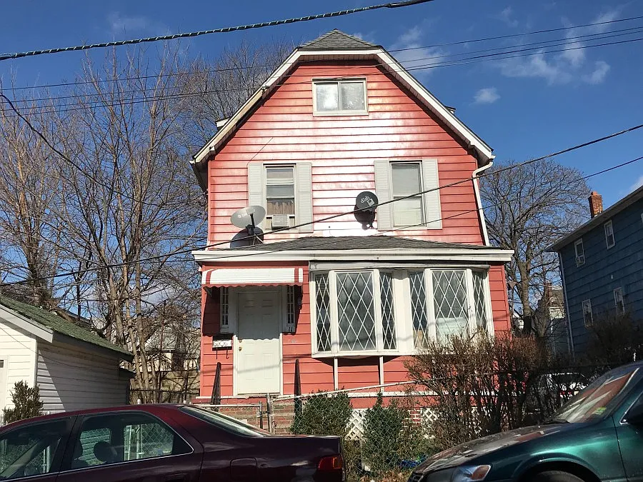 11 Taft St photo 1