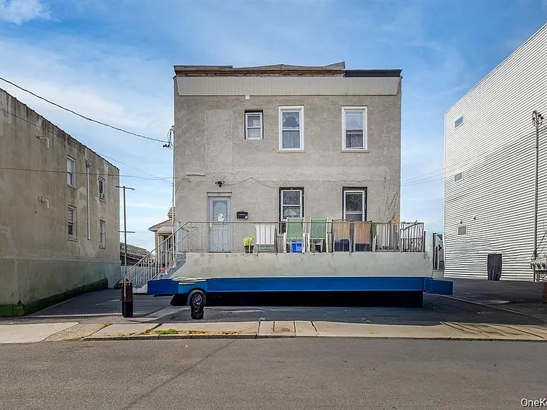 30 Martin Pl #1 — Photo 1