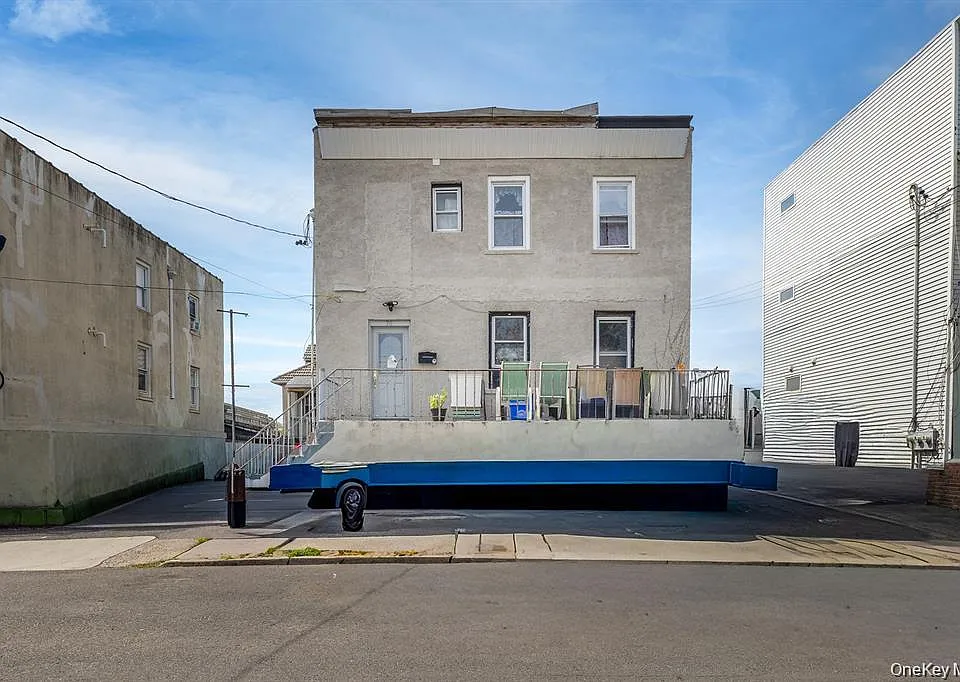 30 Martin Pl #1