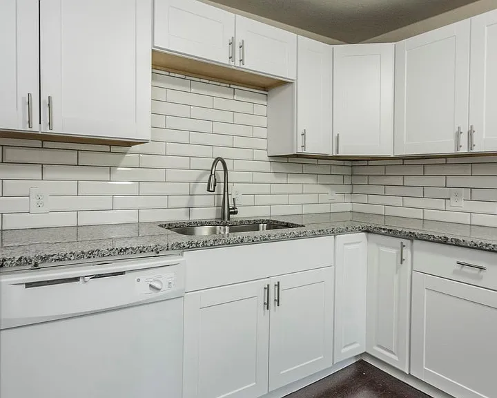 338 E Pleasant View Dr — Photo 5