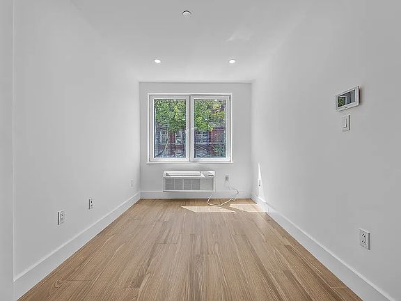 4th image of 177 Rochester Ave #4D