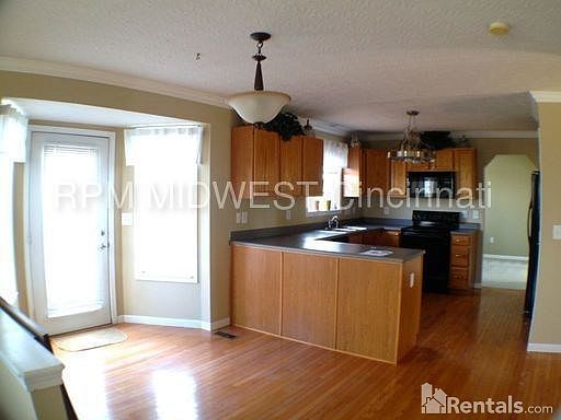 3rd image of 5854 Balsam Dr