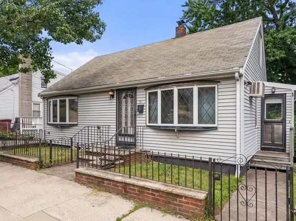 39 Elsie St, Everett, MA 02149