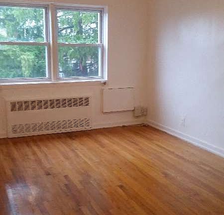 2nd image of 1127 E 84th St Fl 3