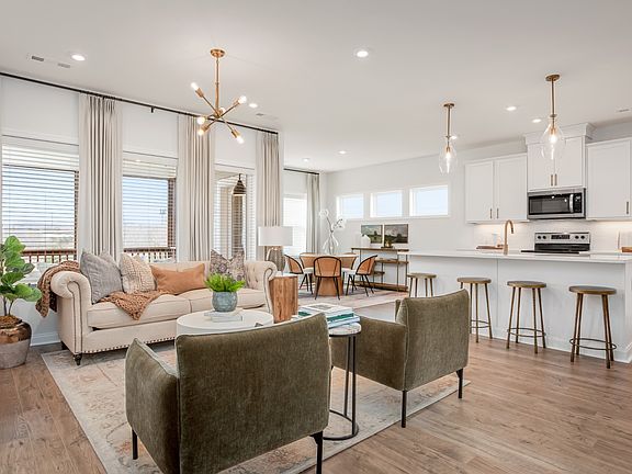 4th image of 545 Hailey Hts