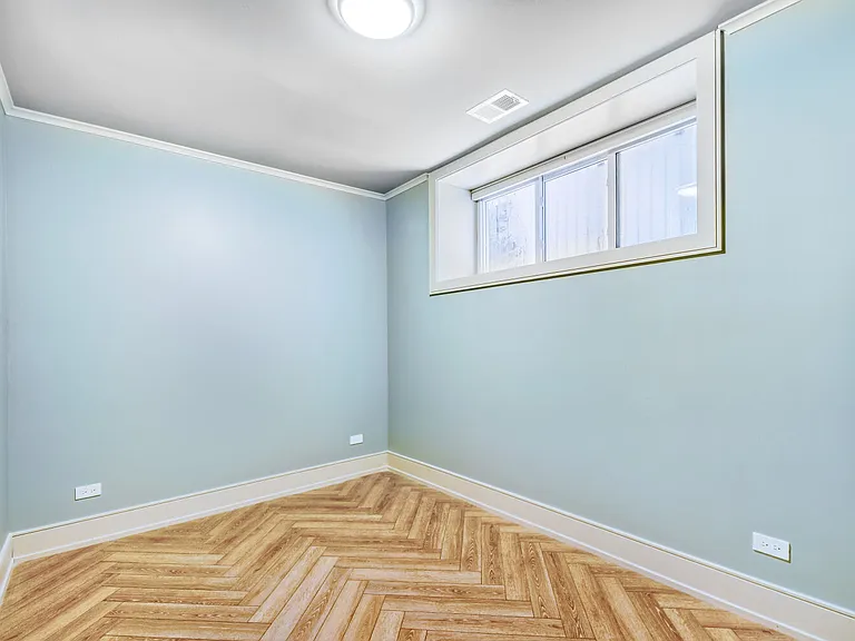 2704 W Argyle St #G — Photo 12