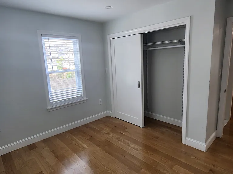 27 Addison St — Photo 2