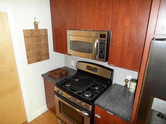 5th image of 845 N High St