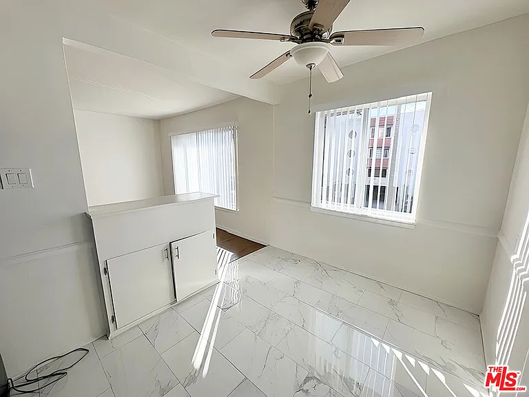 228 S Mariposa Ave #16 — Photo 16
