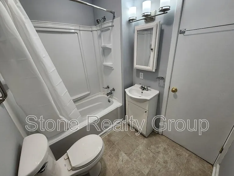 2226 N 10th St #1 — Photo 9