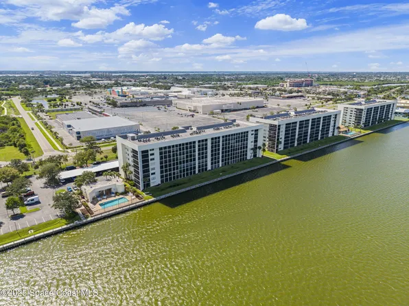 300 S Sykes Creek Pkwy APT 204, Merritt Island, FL 32952