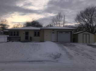 1303 Glenwood Ter, Marshalltown, IA 50158