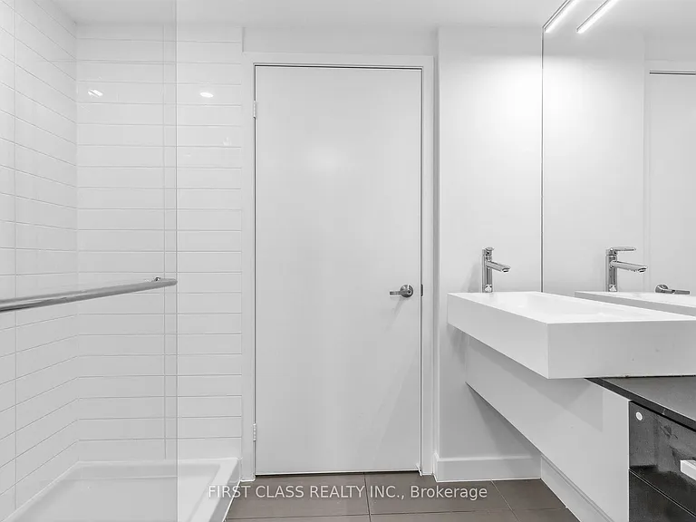 38 Dan Leckie Way #715 — Photo 10