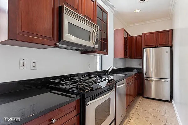 Rented by Corcoran | media 6