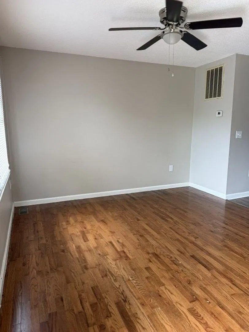 Maple Ridge 1 Bedroom — Photo 3