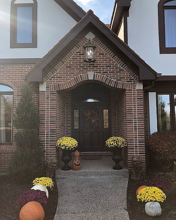 2nd image of 1590 Eagle Ridge Dr