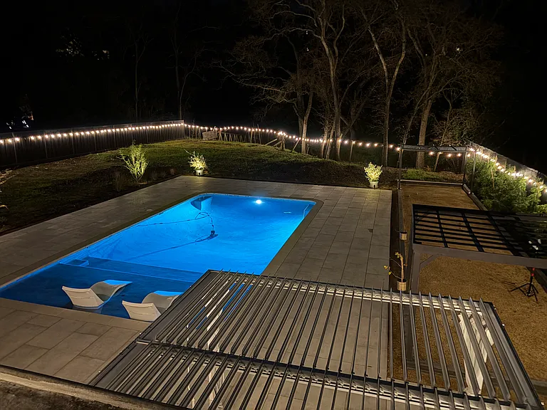 881 Hawthorne Dr — Photo 3