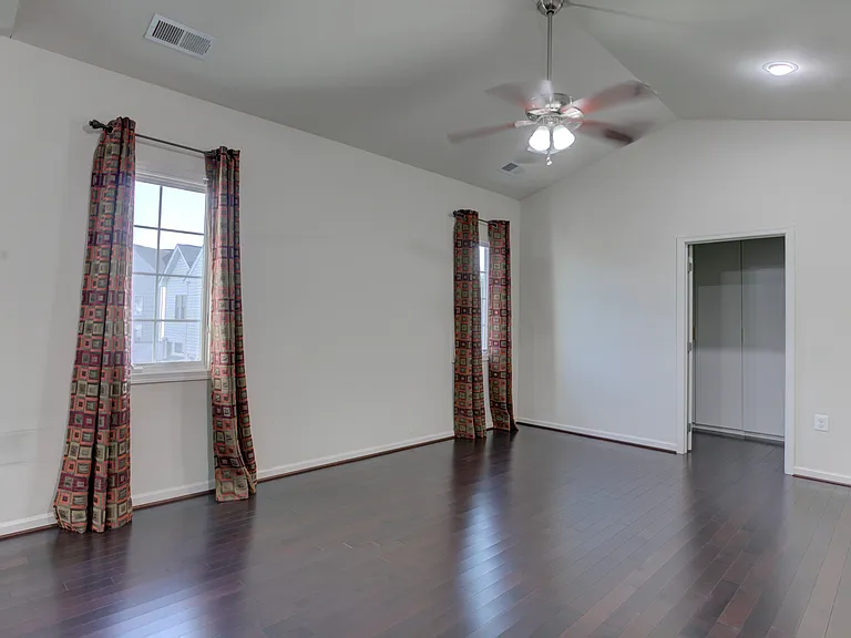 43185 Tandridge Way — Photo 4