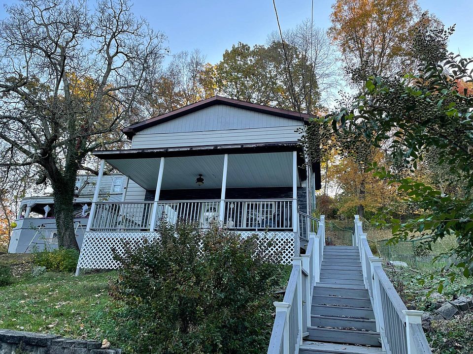 1st image of 805 Amity Dr