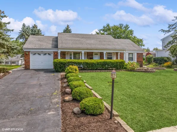 1702 Park Dr, Schaumburg, IL 60194