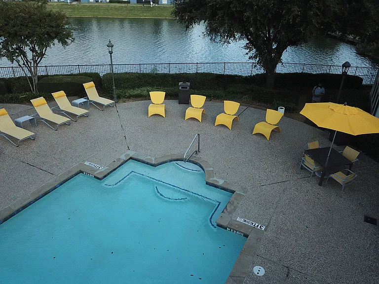 Tuscany at Lakepoint — Photo 2