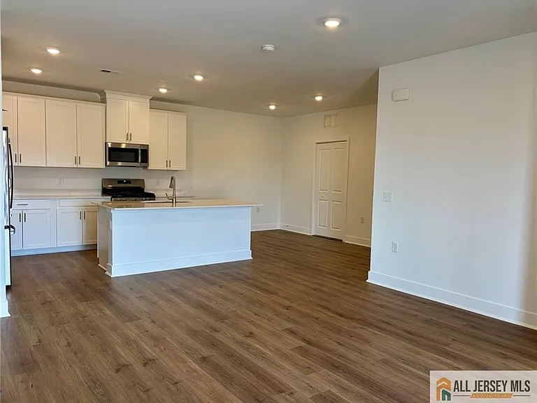 2201 Jacob Francis Way — Photo 2