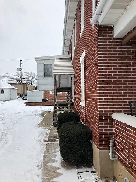 Entrance / Porch View