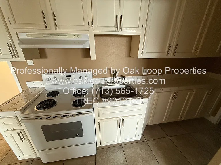 2724 Crossview Dr #205 — Photo 6