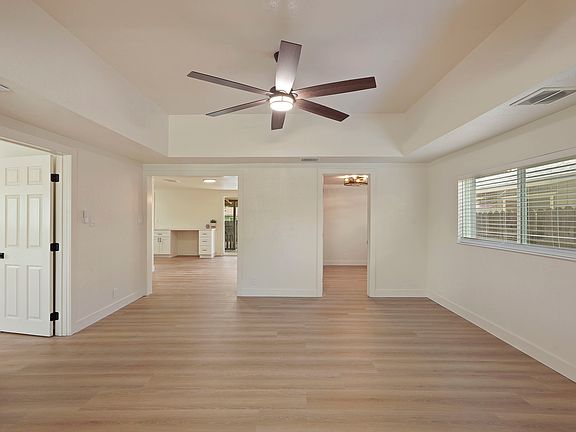 3rd image of 522 S Lincoln Way