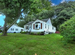 34 Overlook Dr, Milford, CT 06460