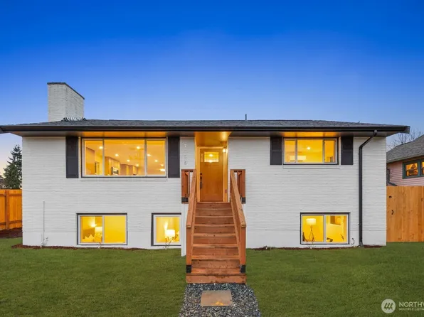 7555 32nd Avenue SW, Seattle, WA 98126