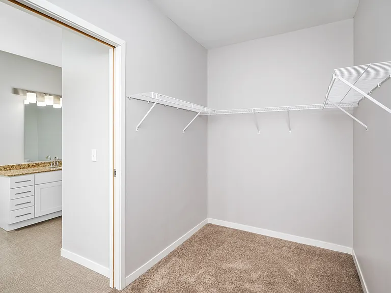 10. Boulder G3 - Walk-in-clothest 10. Boulder G3 - Walk-in-clothest