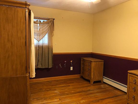 4th image of 19 Chestnut Ln