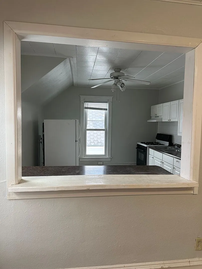 409 Collins Avenue — Photo 3
