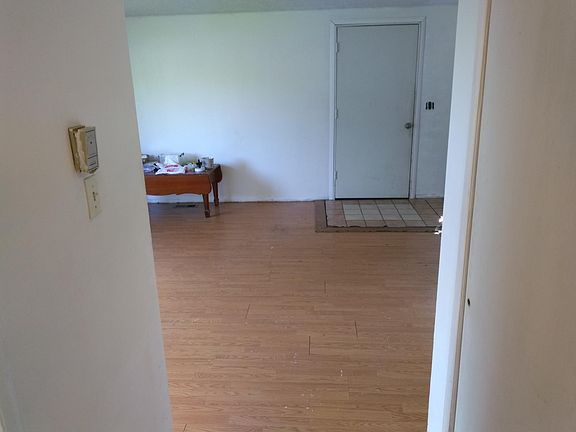 2nd image of 3062 W Lehman Ave