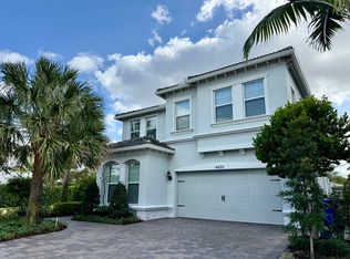 4426 Greenway Dr, Hollywood, FL 33021