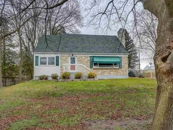 5212 McKenna Rd, Monona, WI 53716